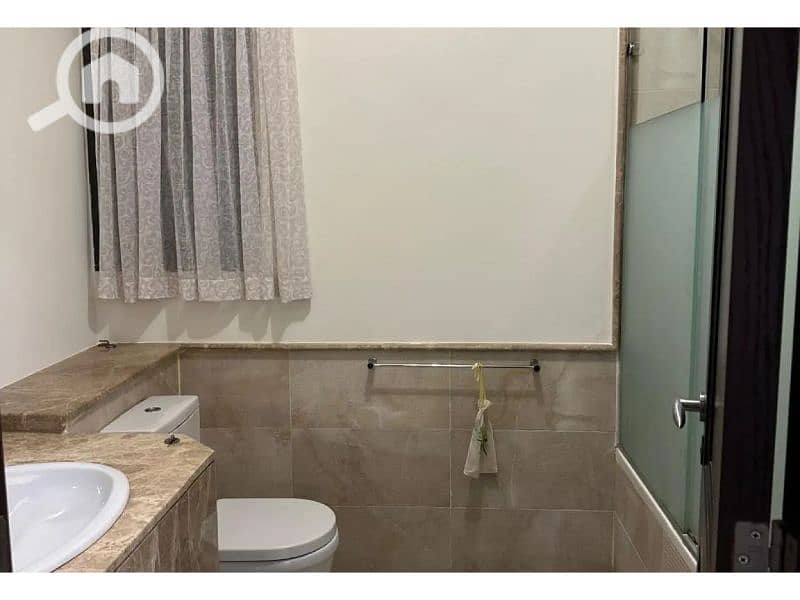 11 6717733-47b0ao. jpg