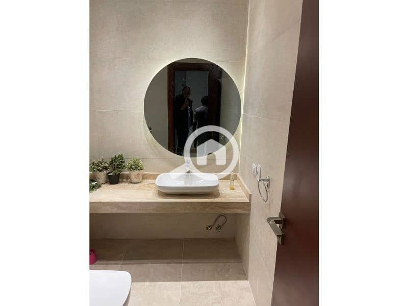 8 d66c85b5-5d5a-420b-9412-66330dfef9fe. jfif. jpg