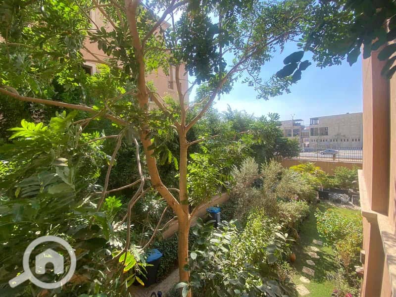 2 e4a2e136-2e33-426e-bb22-9588755e4b76. jpg