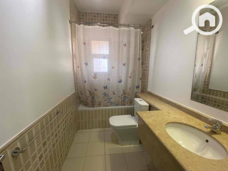 5 a9541ebe-849e-42b1-adfd-8422a03b9b37. jpg