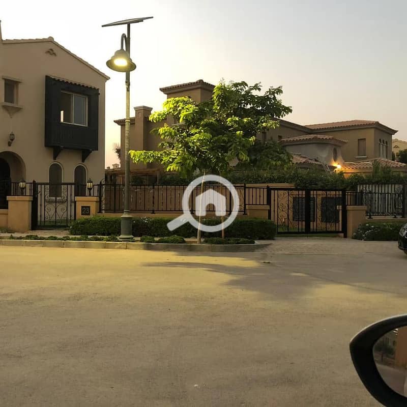 8 74229501_2306242396354113_7164506277274451968_n. jpg