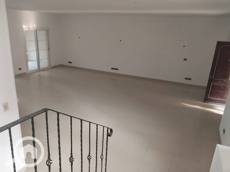 4 3c235368-e7bd-43e6-b3fe-aba677c2aa09. jpg