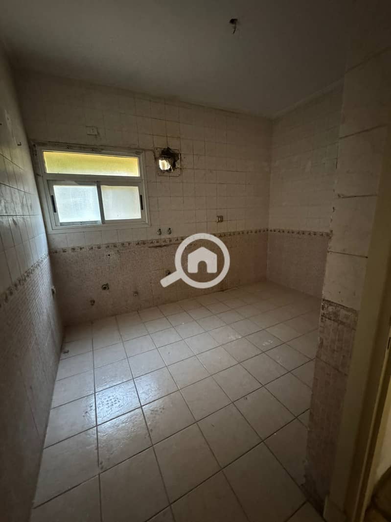 7 8d260240-cbbb-46e3-8c72-12717f7ce52c. jpg