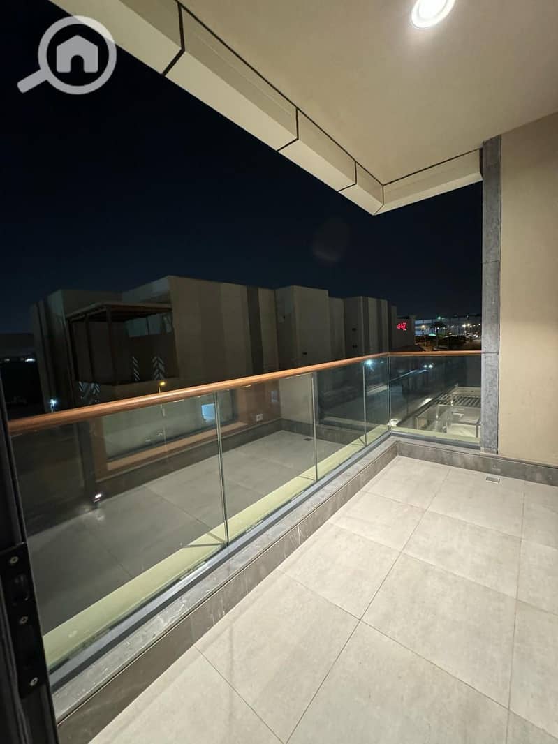 6 e553599e-eb7b-420c-810c-d03cbbfc83c2. jpeg