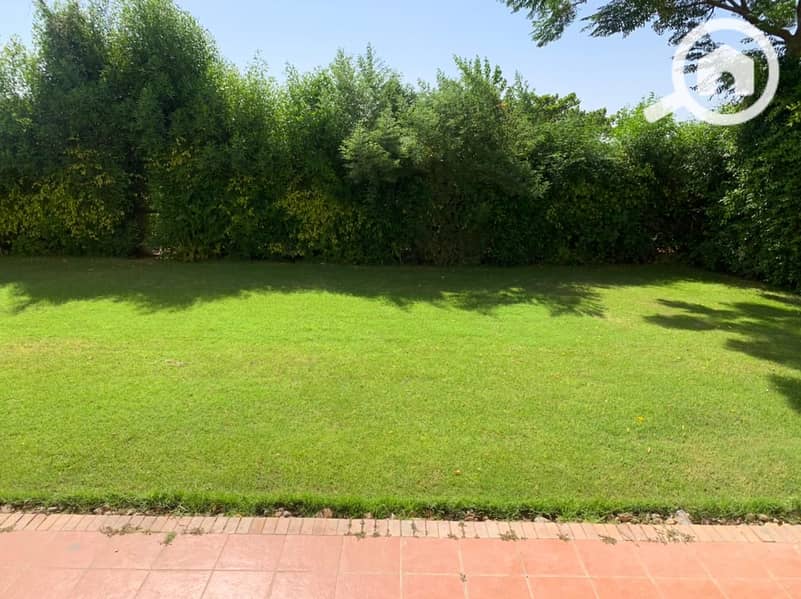 4 8eea64c6-3a17-4d44-9f61-6465b73ecd36. jpg