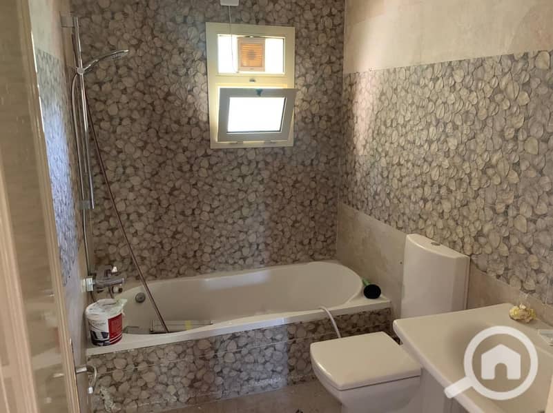 12 b0d06604-e5ad-456f-9543-96f00df5c7b6. jpg