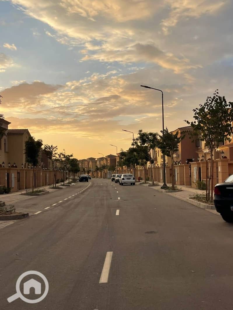 4 b0192fd0-4065-4965-8160-293e542a1ad6. jpg