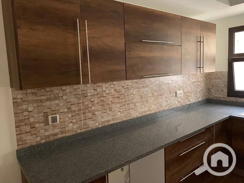 4 75305532_2429984353923224_404420507207729152_n. jpg