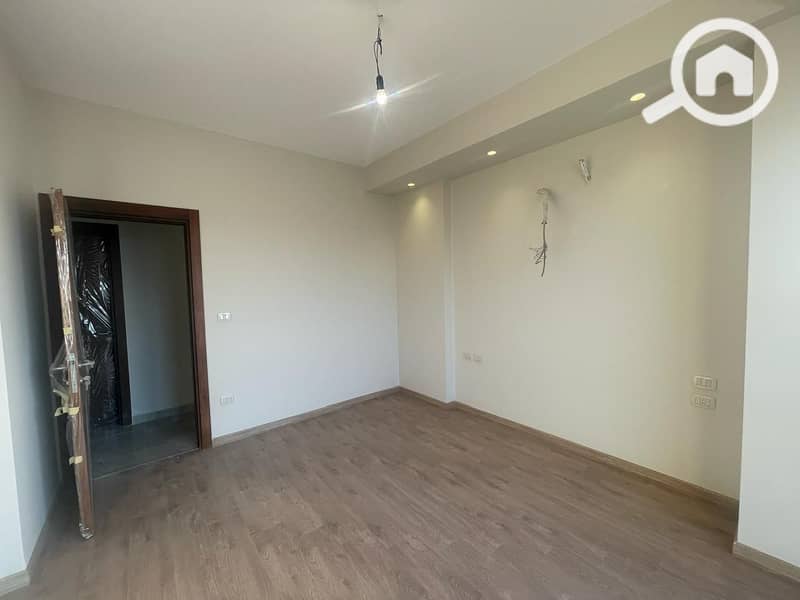 4 a3770565-6c3c-4c65-9f1b-486f8b685661. jpg