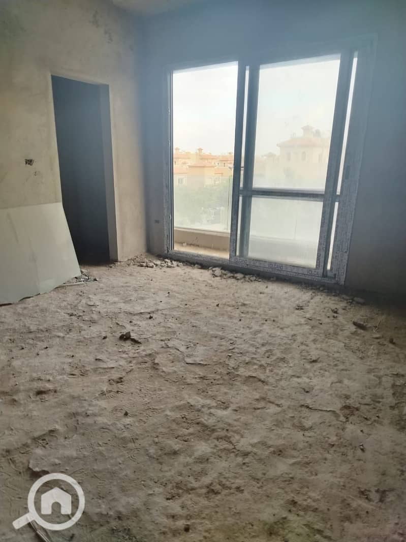 2 eae2612a-f681-4171-8eb6-8b4c950f3f74. jpg