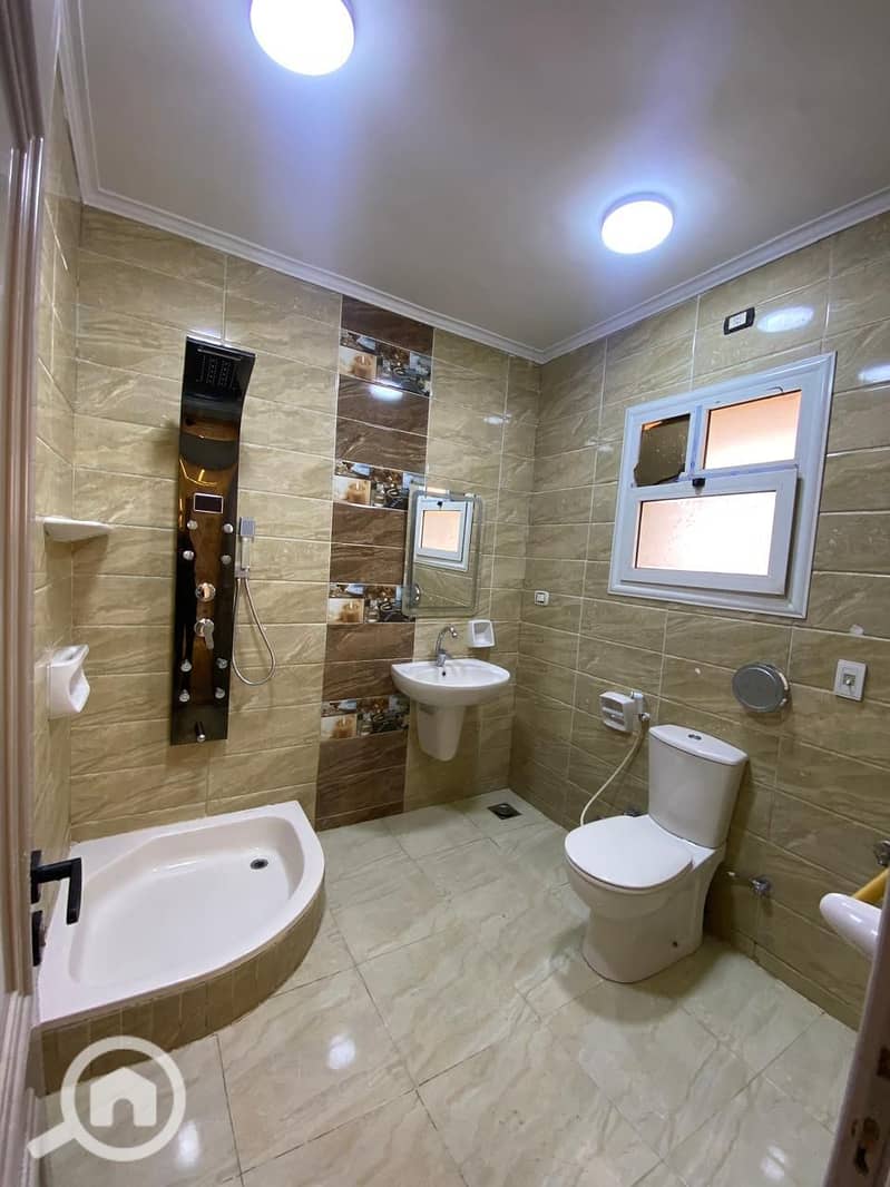 12 95c44fe7-4d4d-47af-a197-e19855a521dc. jpg