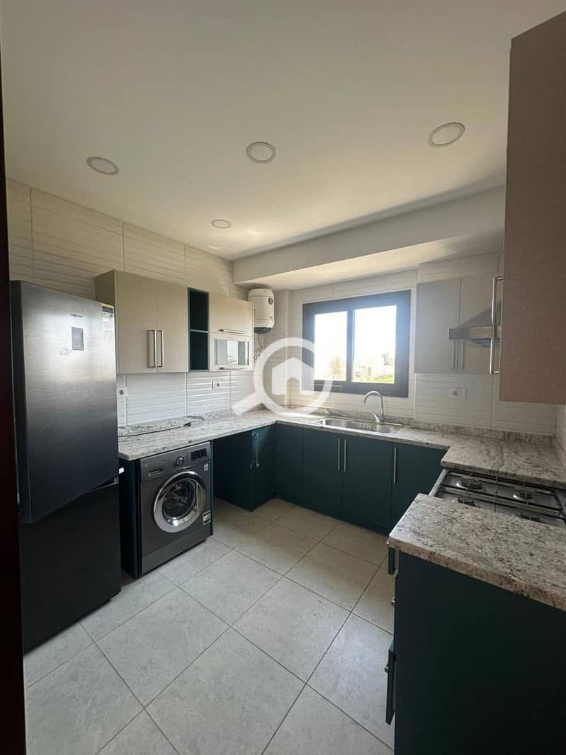 4 2ba24cd6-bdeb-4465-8942-8286b580d2bb. jpeg