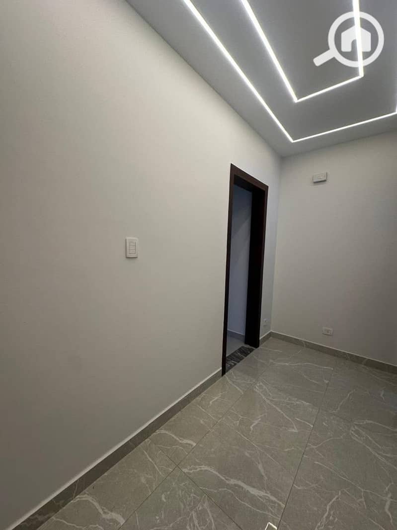 10 4c1a35d2-64ba-4962-8d48-53c858de51d6. jpeg