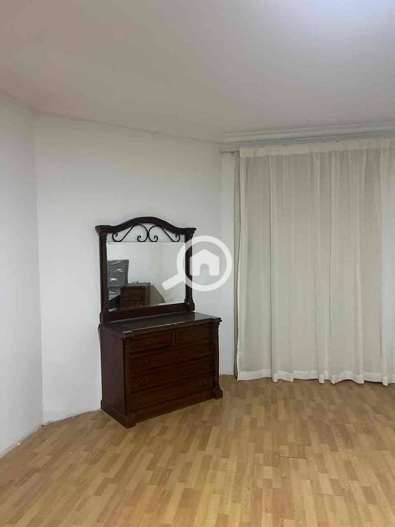 10 5b55ae39-eef2-46ea-aab7-f7155424ea4d. jpg