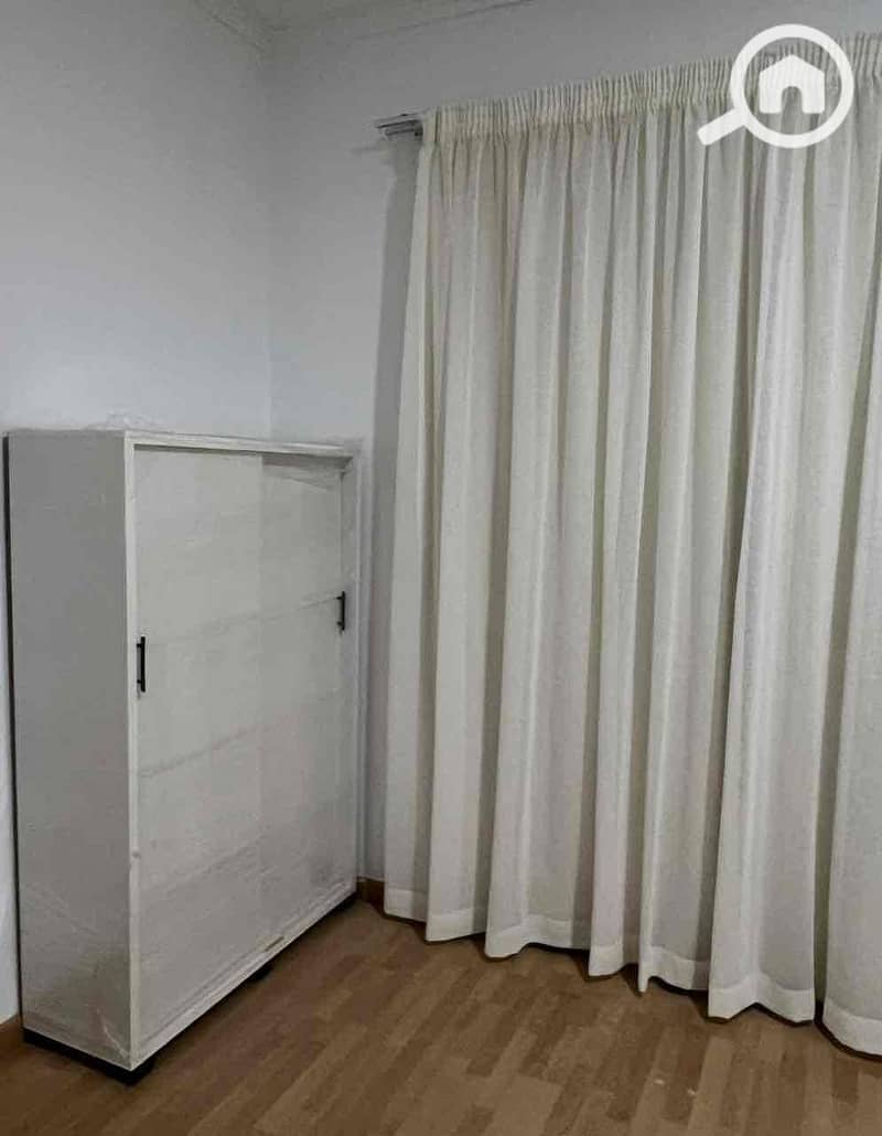 16 15fafbac-583b-4d5d-a307-3c158d5675b3. jpg