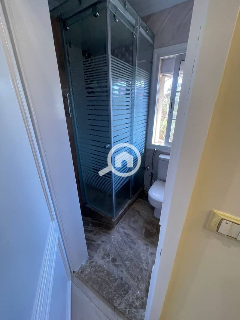 10 57d03586-15e0-4811-bed8-2bc1bfdf6d97. jpg