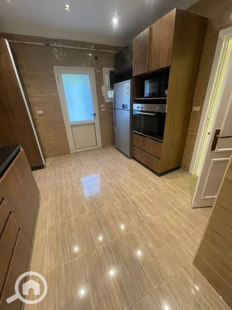 13 6112e614-c9a8-4b38-8f1b-cbd6a7eea511. jpg