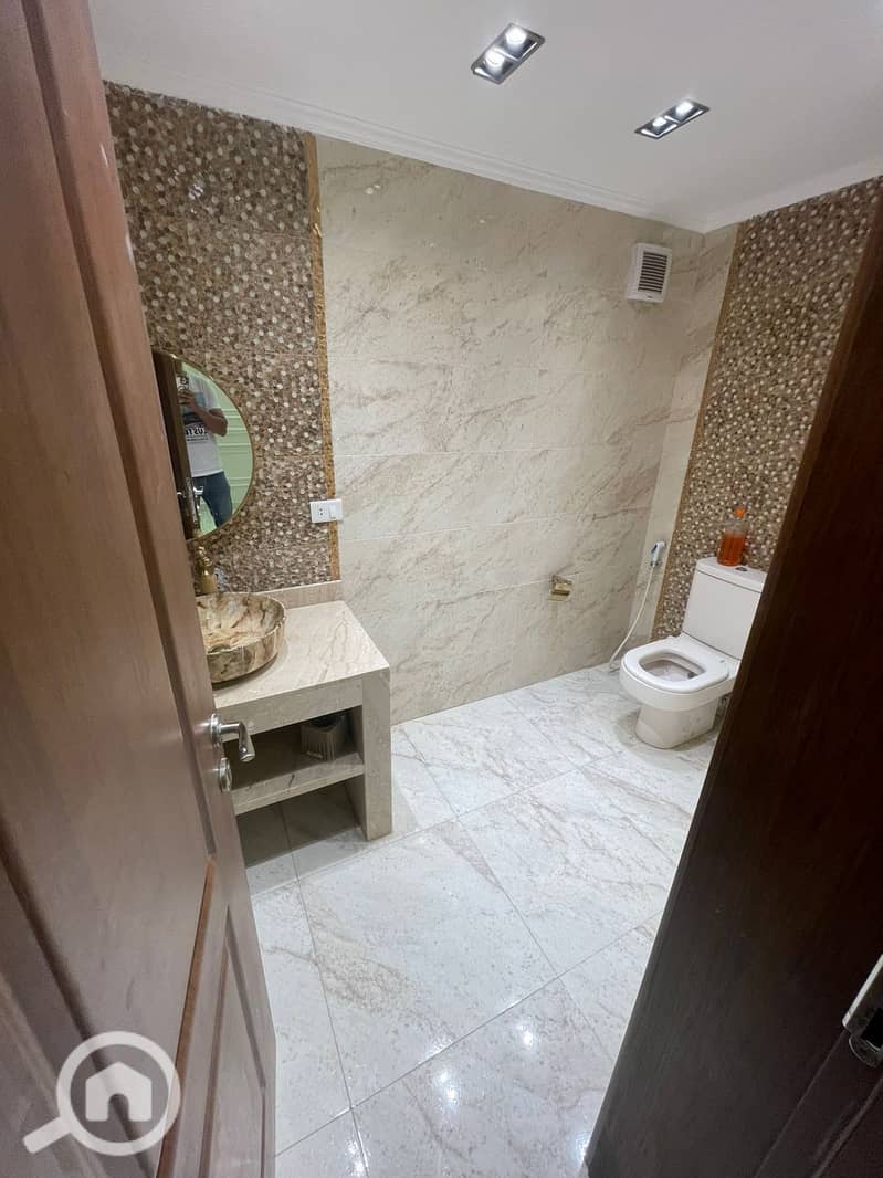 18 a808ea6c-14b2-46bb-b64a-5325350a3fd6. jpg