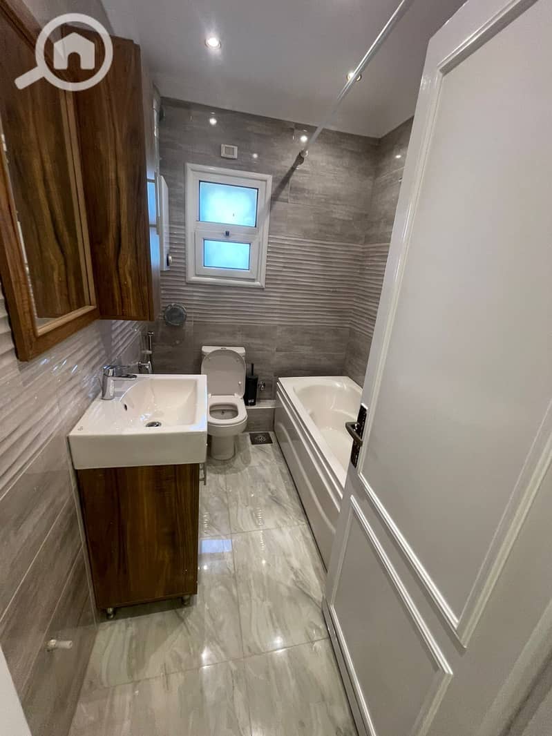 27 f13fba08-53e0-42f8-8d49-6b3330945d30. jpg