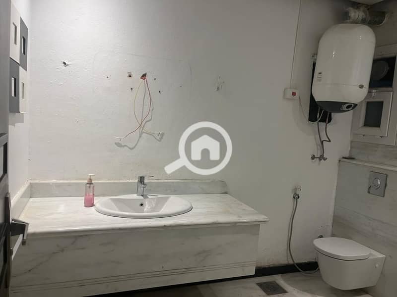 10 11932c05-10e1-426b-a08d-6efad16e7414. jpg