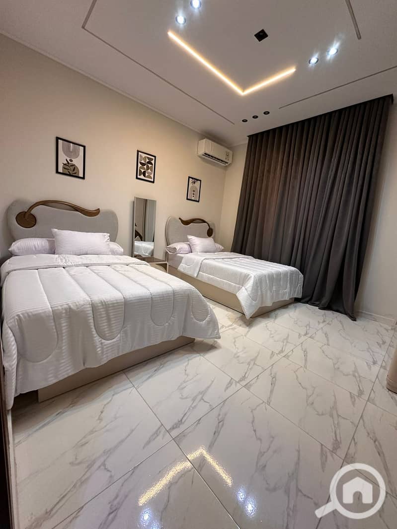 4 9062a27f-5b35-45ab-990e-8e5ca9b2fad7. jpeg