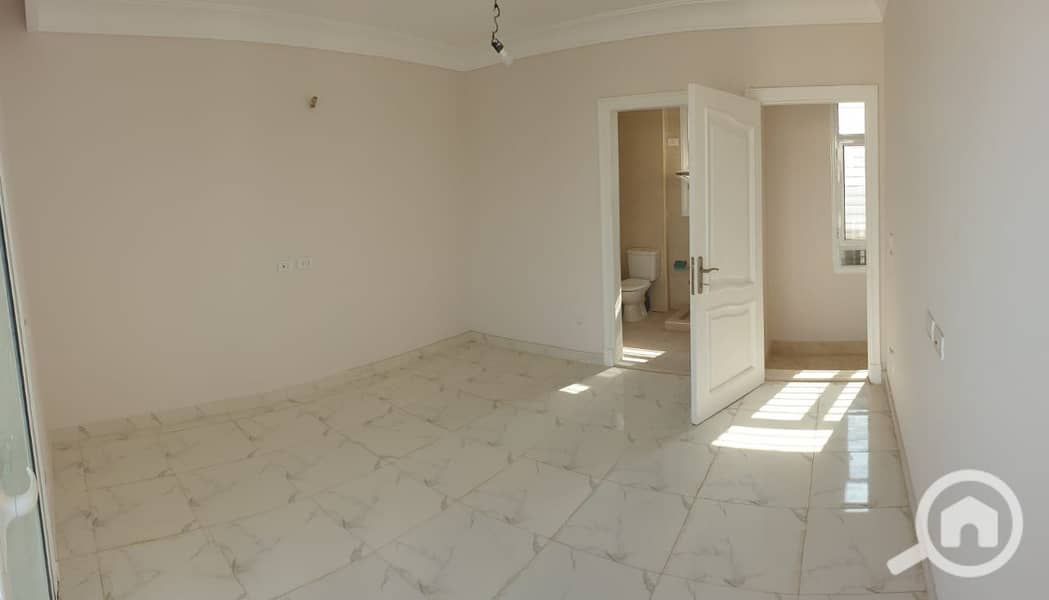 5 8d50162e-b0f9-4f0d-96c2-f8dc6b74c2a8. jpg