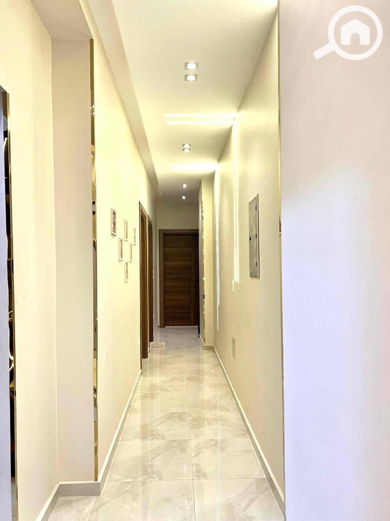 9 8baaf86c-8881-41e3-8923-f8cfac28ff7e. jpg