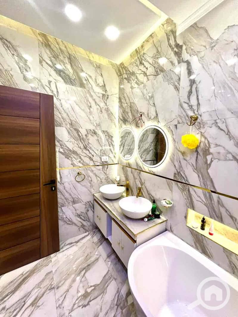 12 d02321ca-2ffc-4093-80ba-26e929949491. jpg