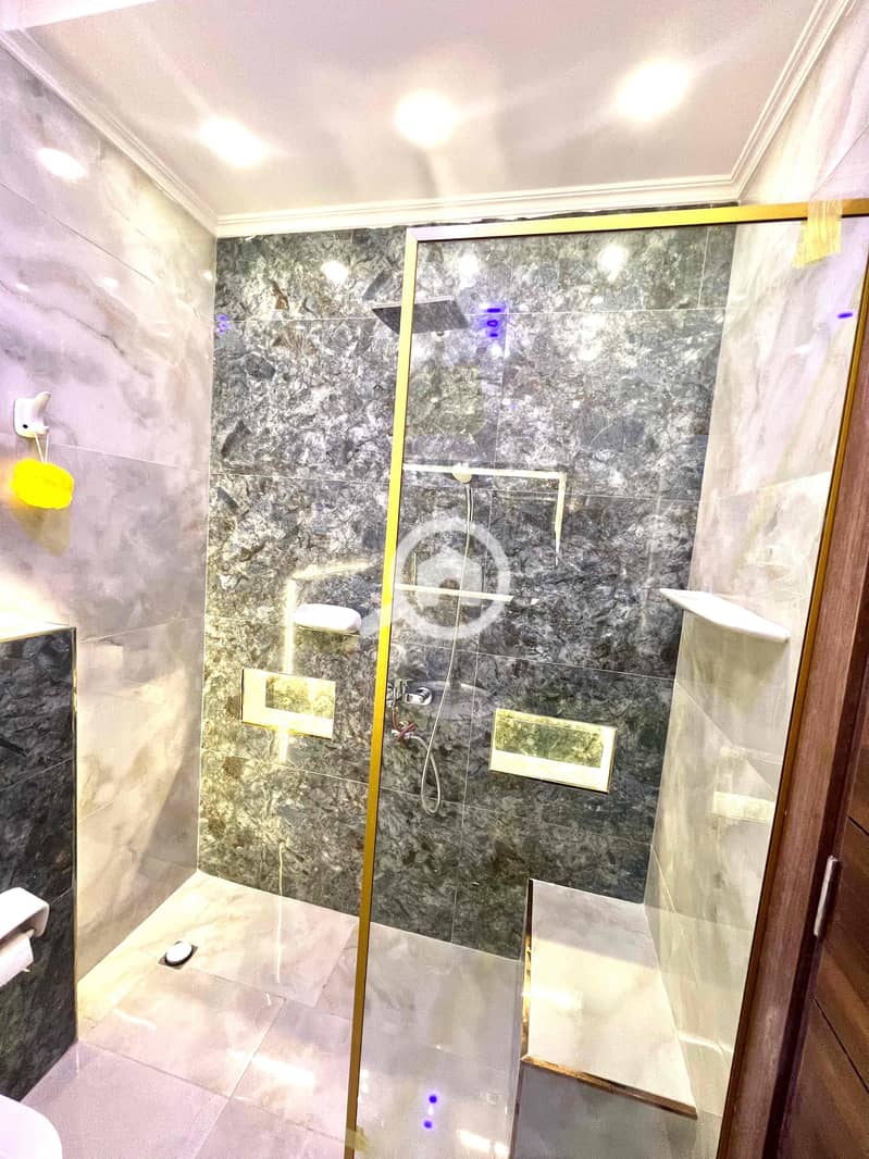 18 3b643382-da87-4485-bc0e-15a0da9dc1a7. jpg