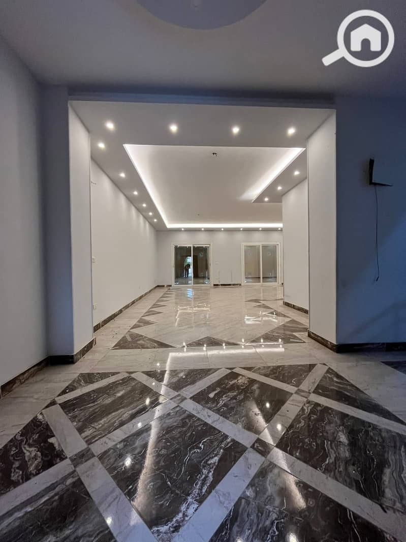 2 d8a49cd8-f76d-437c-9b31-e28e06ebf3ed. jpg