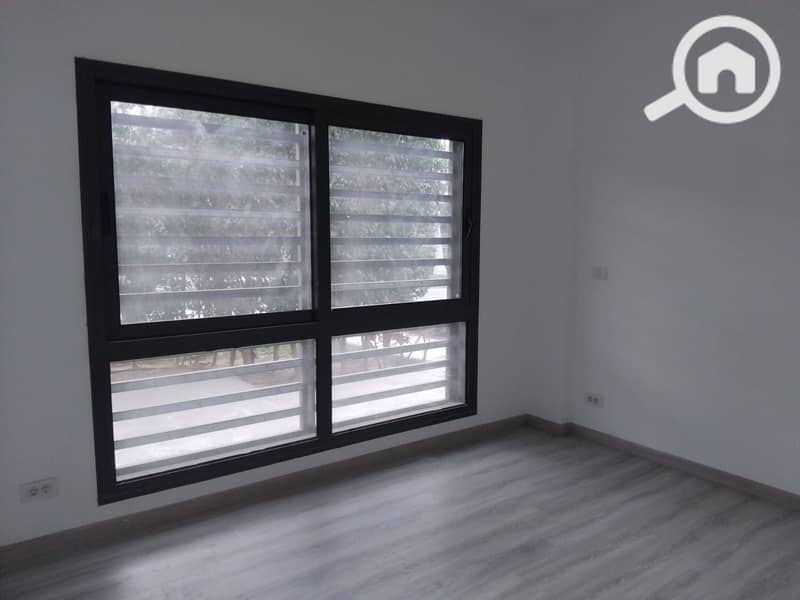 7 c015485a-0116-4cb8-847f-89c417d14e19. jpg