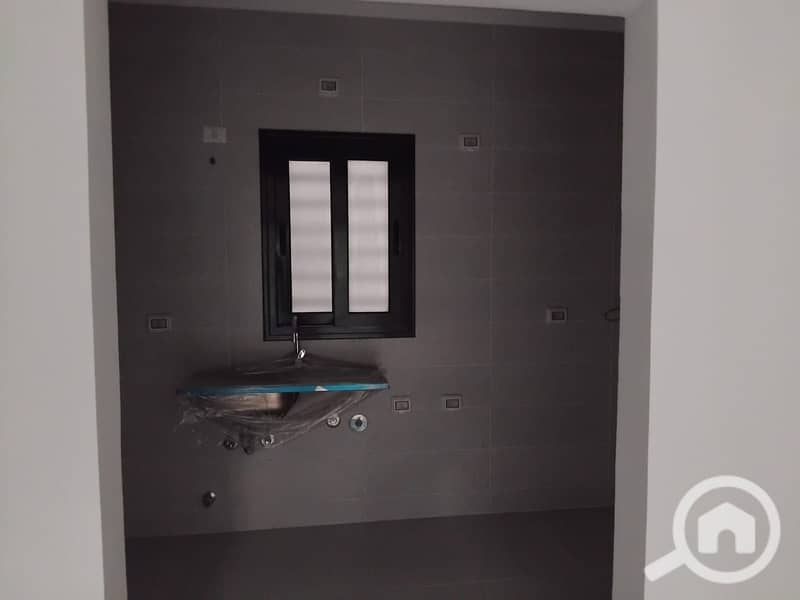 9 cd317a10-d42d-442b-b061-cad687ec4d8d. jpg