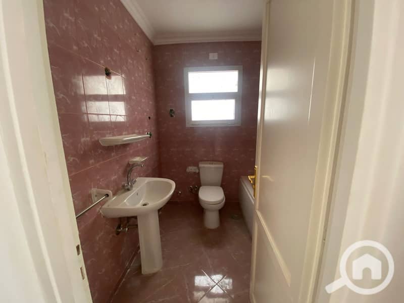 3 4aa34b5c-6c3e-48c8-90ea-1f9cd00a86a1. jpg