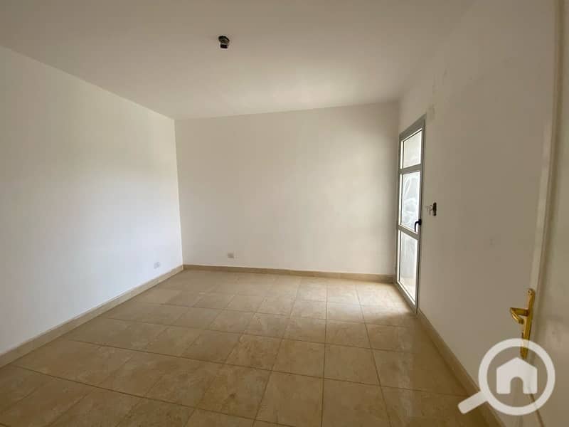 8 040644df-8b05-455f-a5a0-40f1f152d891. jpg