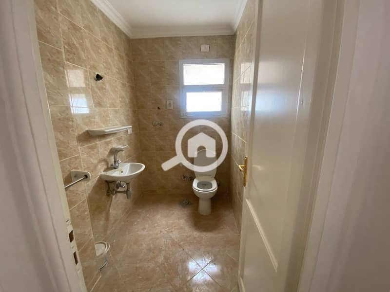 9 a4433e5a-932e-4cba-ba60-21381021747e. jpg