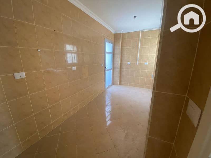 10 ab200cdb-2dc7-4828-8932-2873d293dc0b. jpg