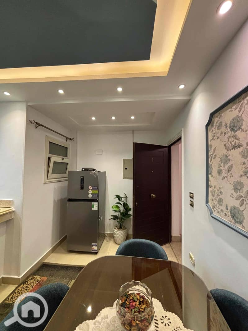 2 702f9cec-645a-46d8-8d51-d5178c2229d0. jpg