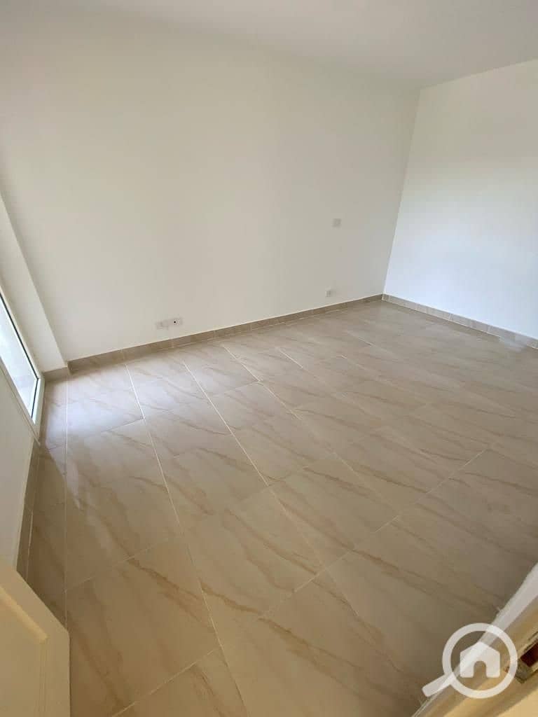 11 81735210-1331-40ff-8c15-372b49af8b7a. jpeg