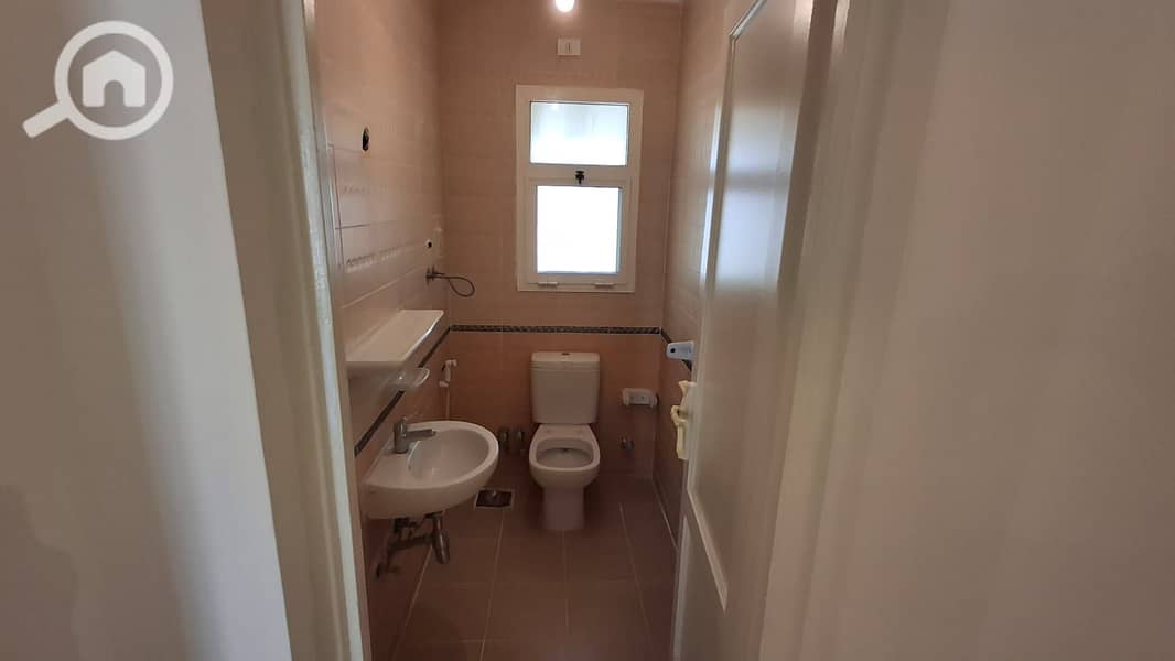 17 b16f015a-5daf-4e60-a05c-32e81895289c. jpg