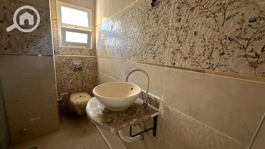 9 ad0449cc-ab18-4408-bea1-b0a5f2630611. jpg