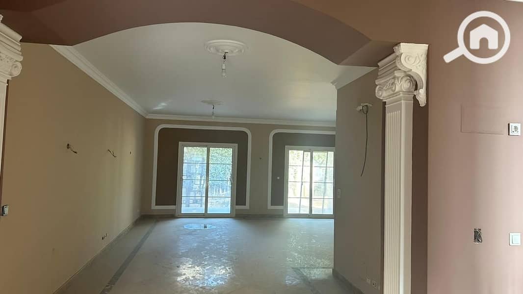 13 e6e5bc69-30bf-45d0-a5e1-2ccbecce7aa4. jpg