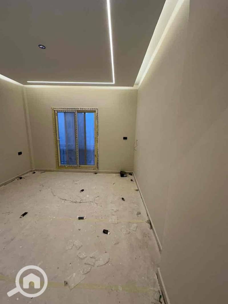 4 0914d2b5-2929-49db-95cb-bce6090ee920. jpg