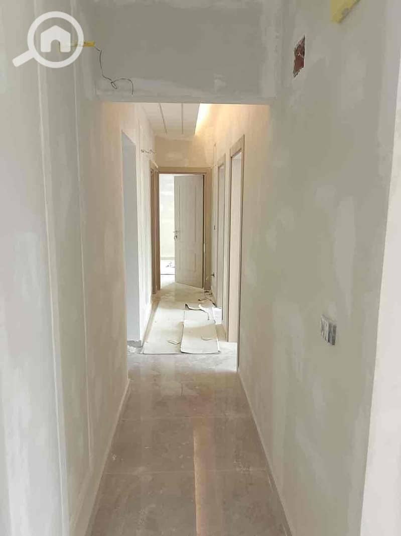 8 c844c4ba-9c7b-47f1-a400-88a1a097f31b. jpg