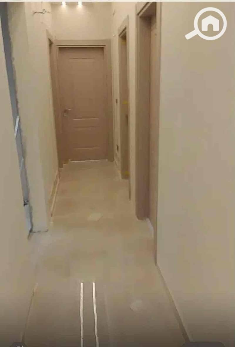 12 4c01ea01-f421-47d1-a178-a1e5ed481470. jpg