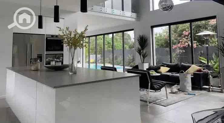 2 b59f6538-7f64-4408-bff0-b9434f79f454. jpg