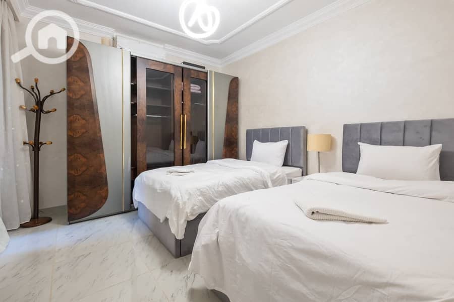 4 3ba80285-1563-4fe5-aef0-20fc196fb5c9. jpg