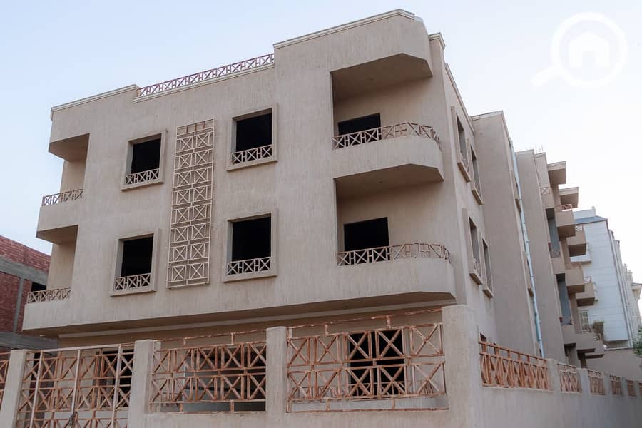 12 e35f4475-00ab-49fd-98f5-65e38884c29b. jpg