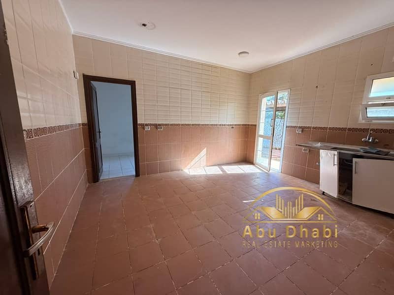 8 588692895_841244668652431_6366714614500970517_n. jpg