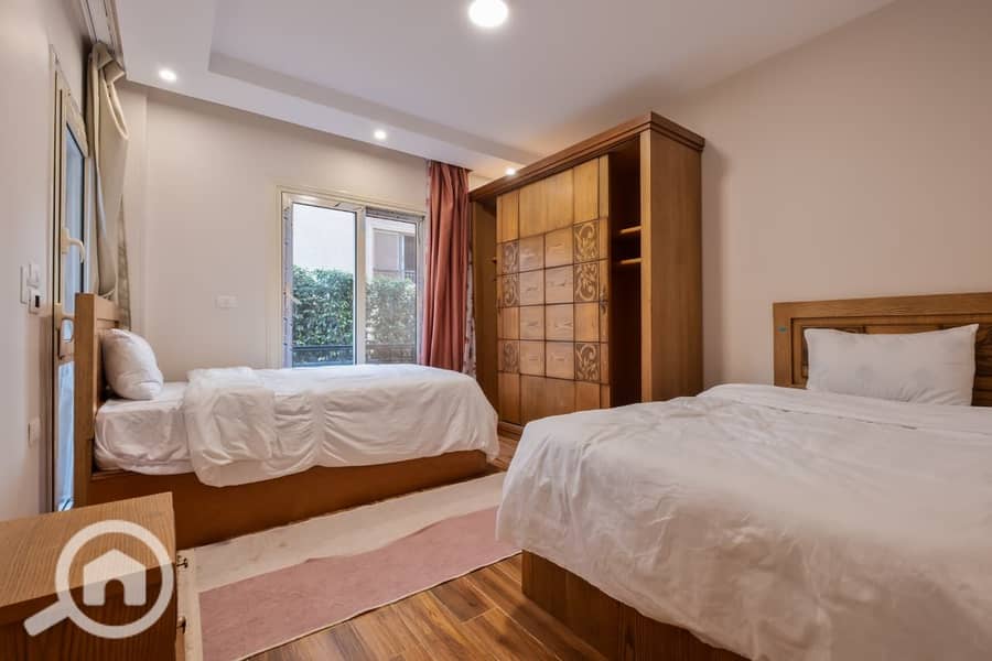 4 98b84955-29eb-4654-87dd-b04df8caef7e. jpg