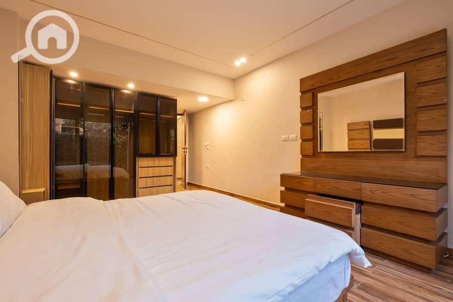 8 bc918ecf-5985-4d7e-9b33-b1540986044f. jpg